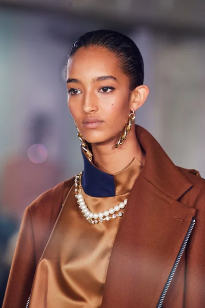 Look 9